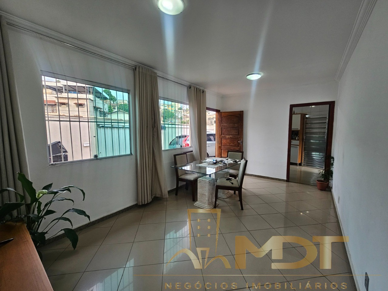 Casa à venda com 3 quartos, 140m² - Foto 4