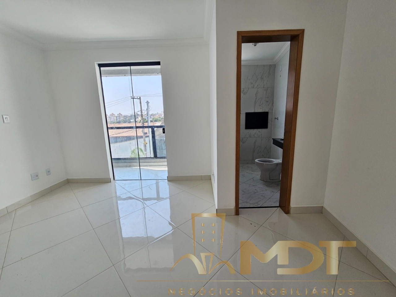 Casa à venda com 2 quartos, 110m² - Foto 10