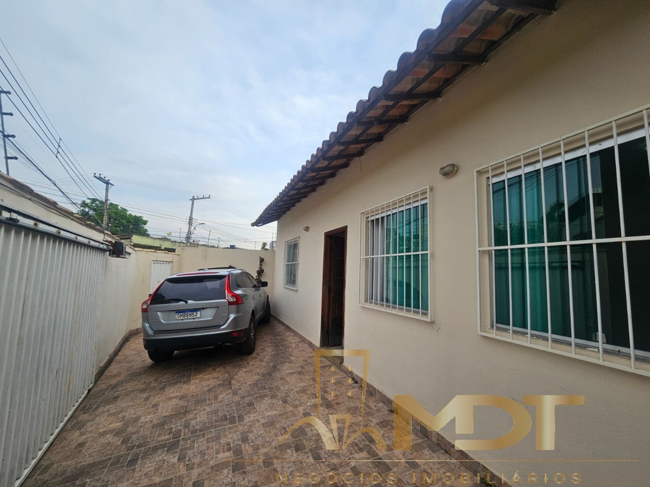 Casa à venda com 3 quartos, 140m² - Foto 1