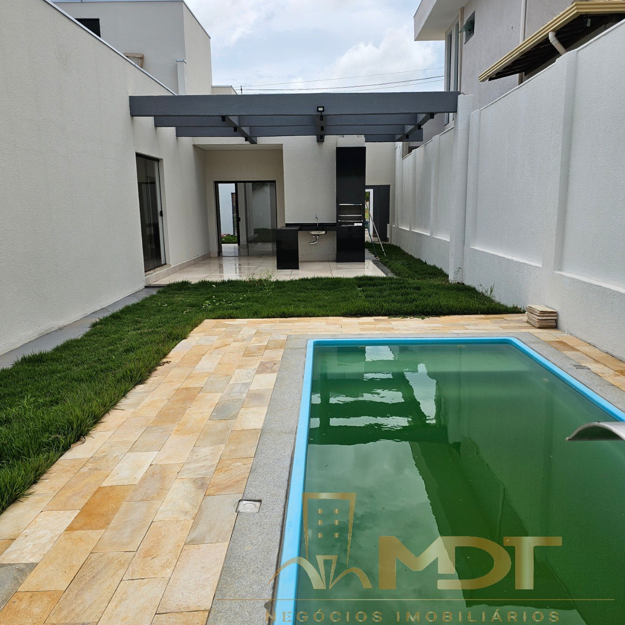 Casa à venda com 3 quartos, 160m² - Foto 3