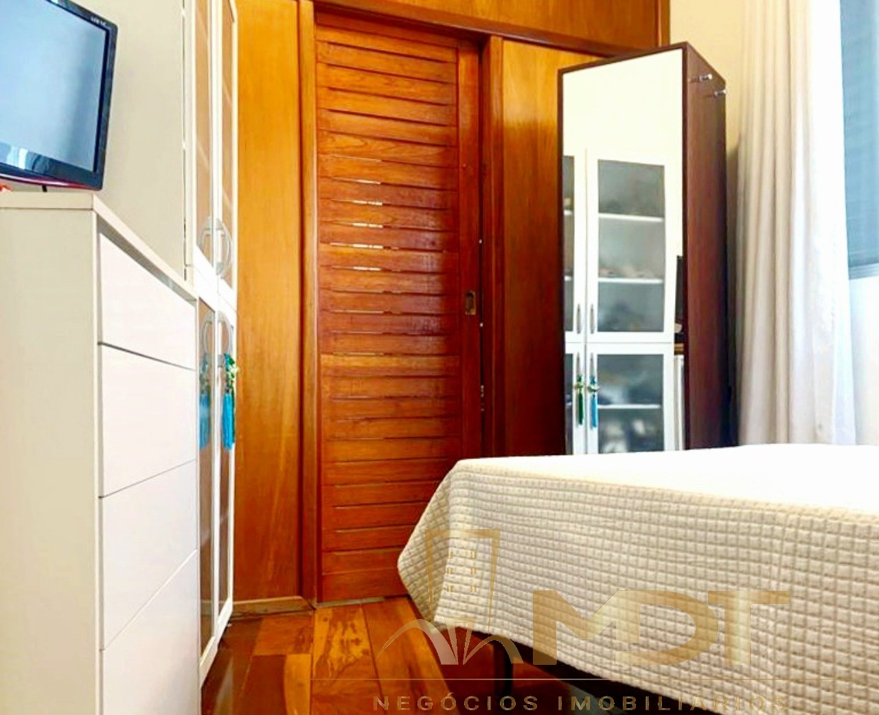 Apartamento à venda com 3 quartos, 87m² - Foto 9