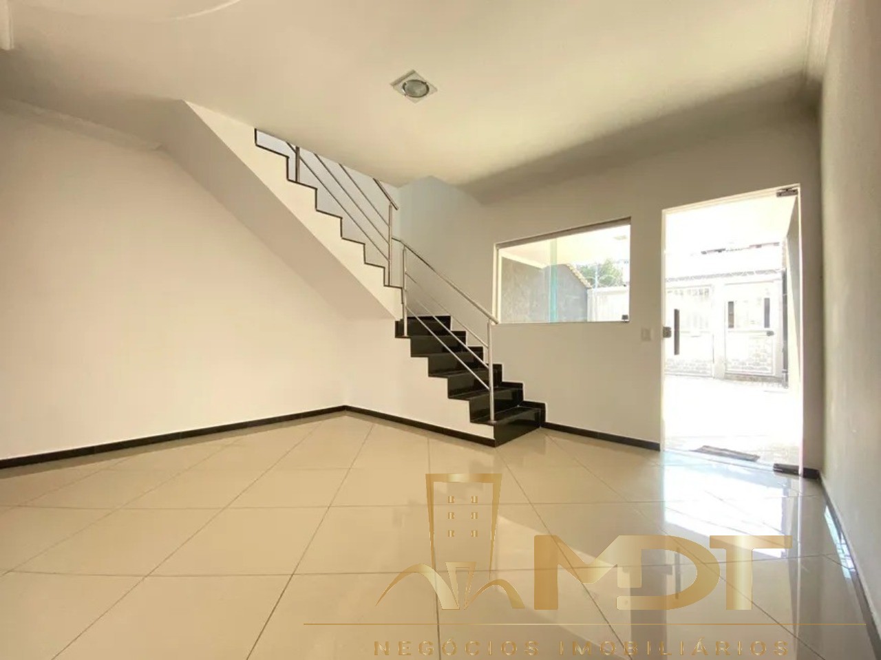 Casa à venda com 3 quartos, 180m² - Foto 5