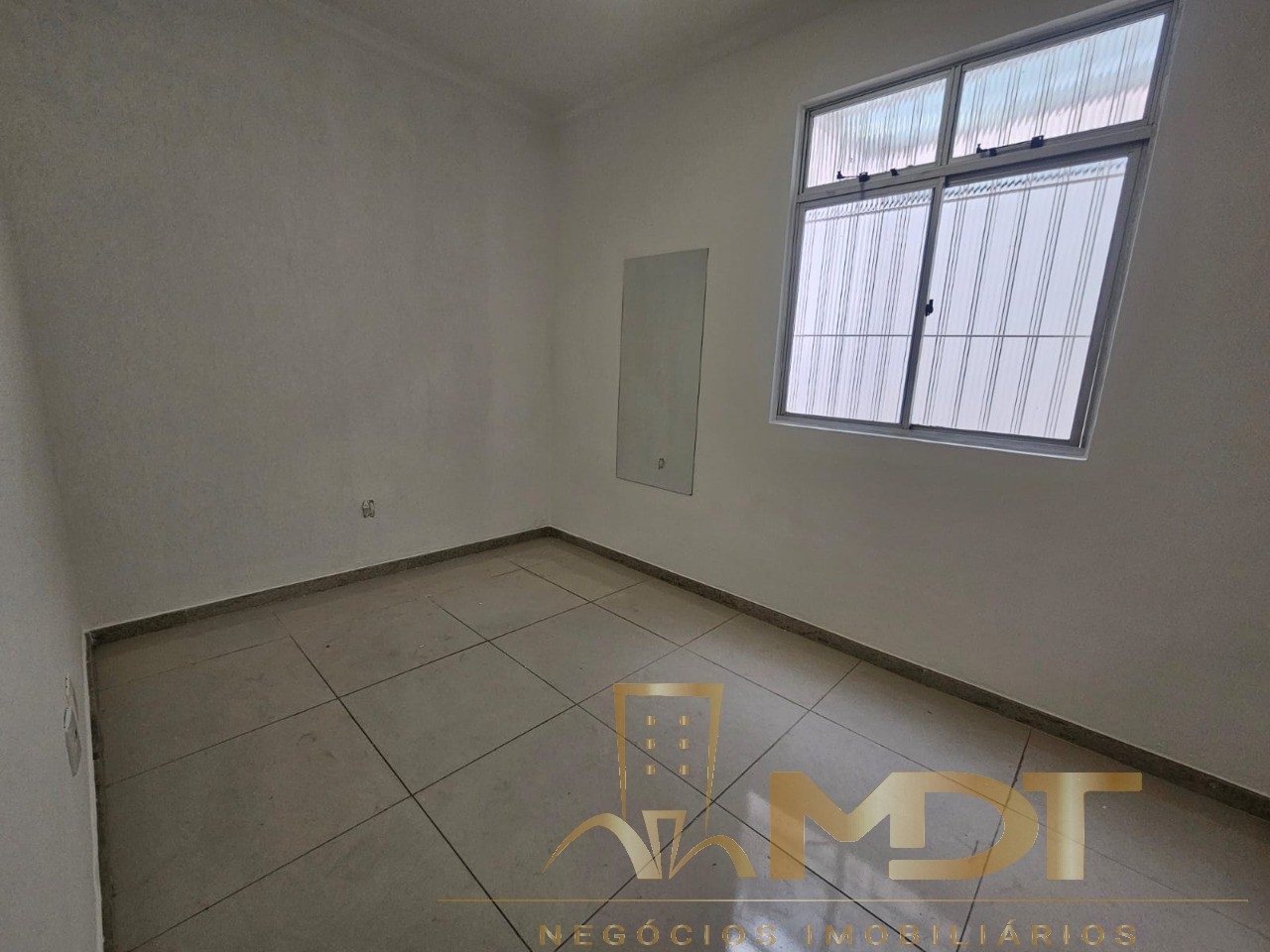 Casa à venda com 4 quartos, 200m² - Foto 8