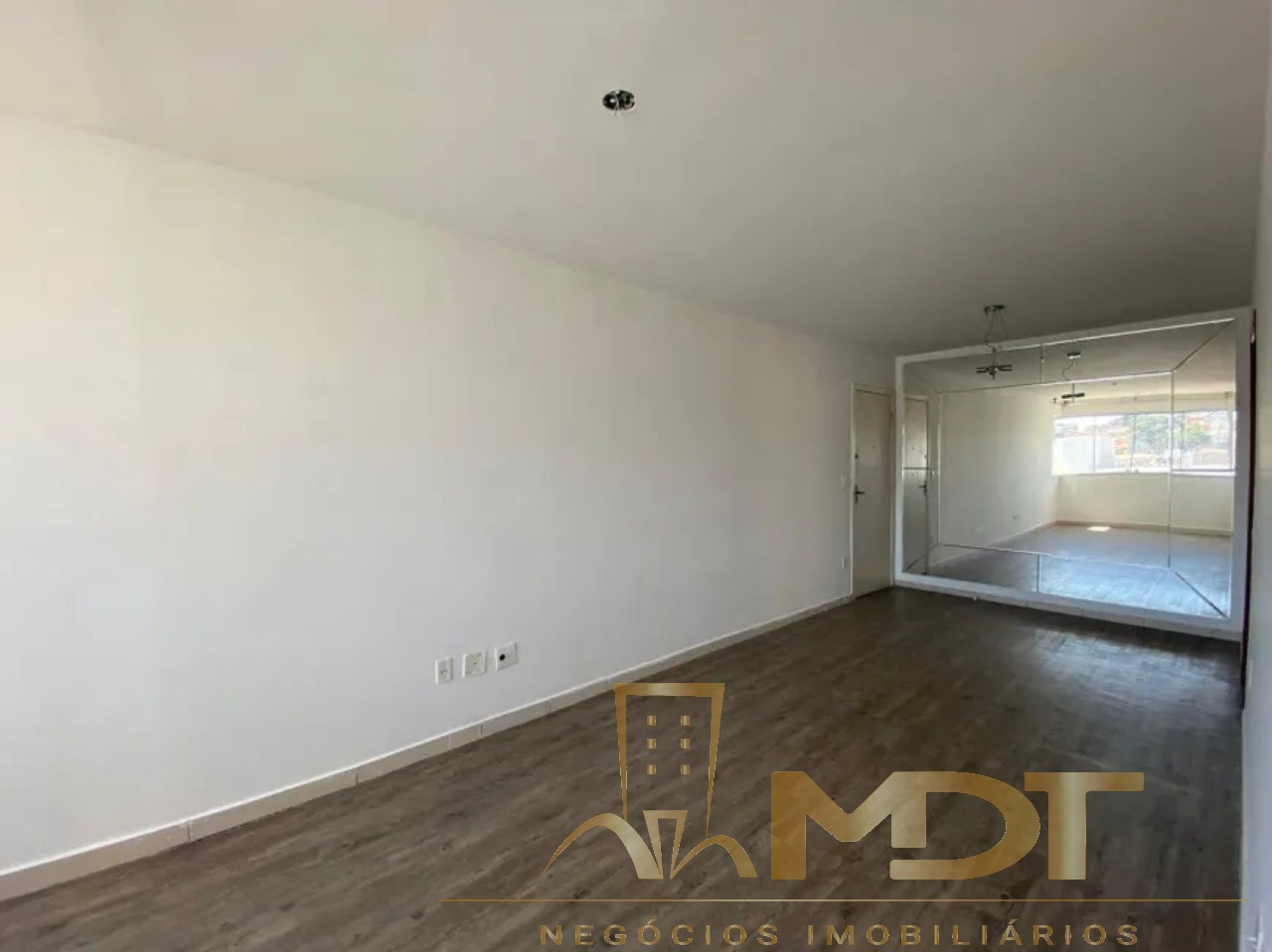 Apartamento à venda com 2 quartos, 60m² - Foto 6