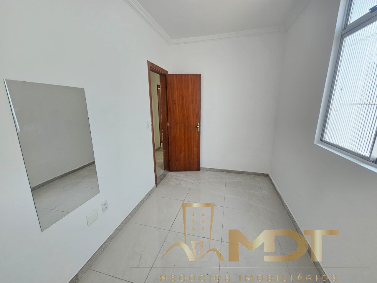 Casa à venda com 4 quartos, 200m² - Foto 15