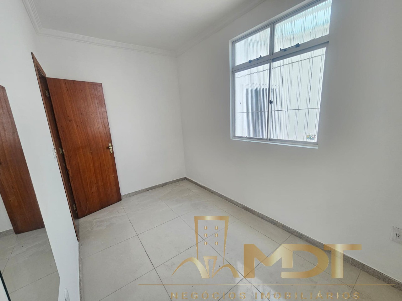 Casa à venda com 4 quartos, 200m² - Foto 16