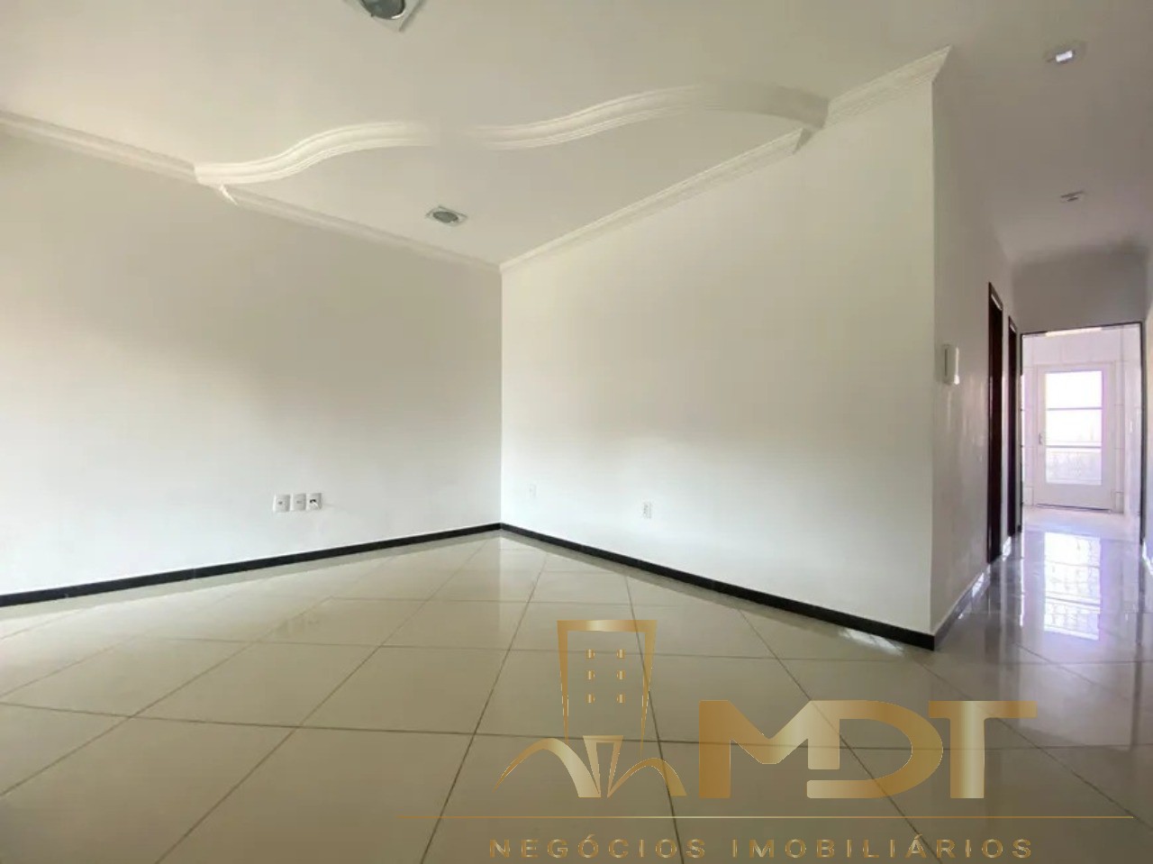 Casa à venda com 3 quartos, 180m² - Foto 10