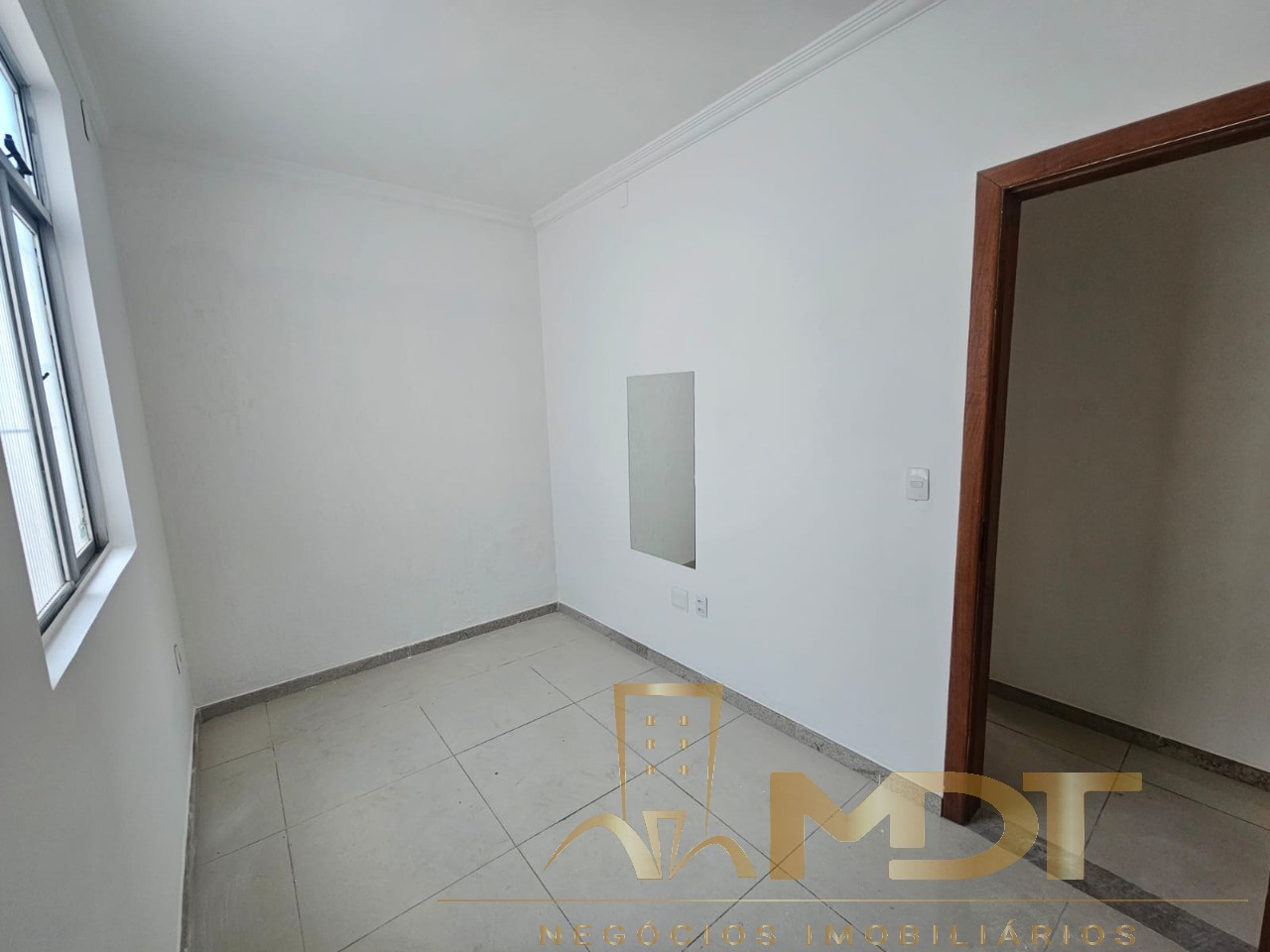 Casa à venda com 4 quartos, 200m² - Foto 14