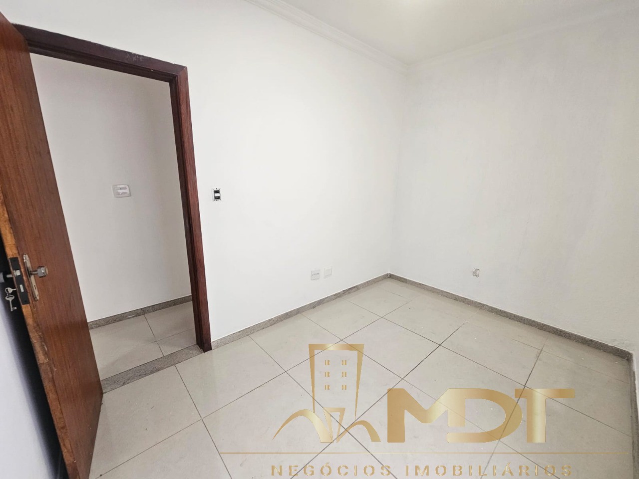 Casa à venda com 4 quartos, 200m² - Foto 13