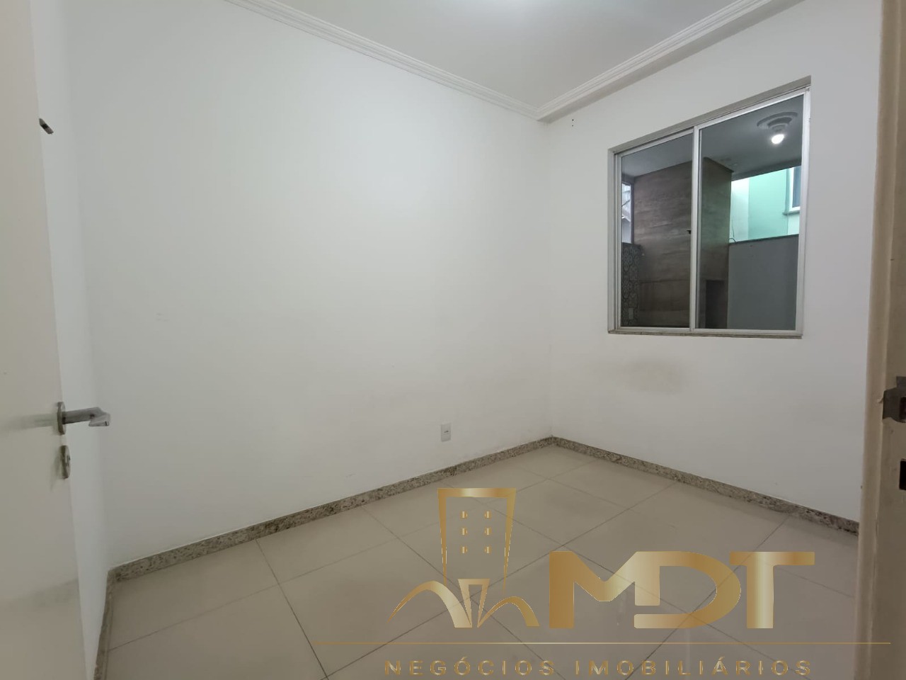 Apartamento à venda com 2 quartos, 75m² - Foto 13