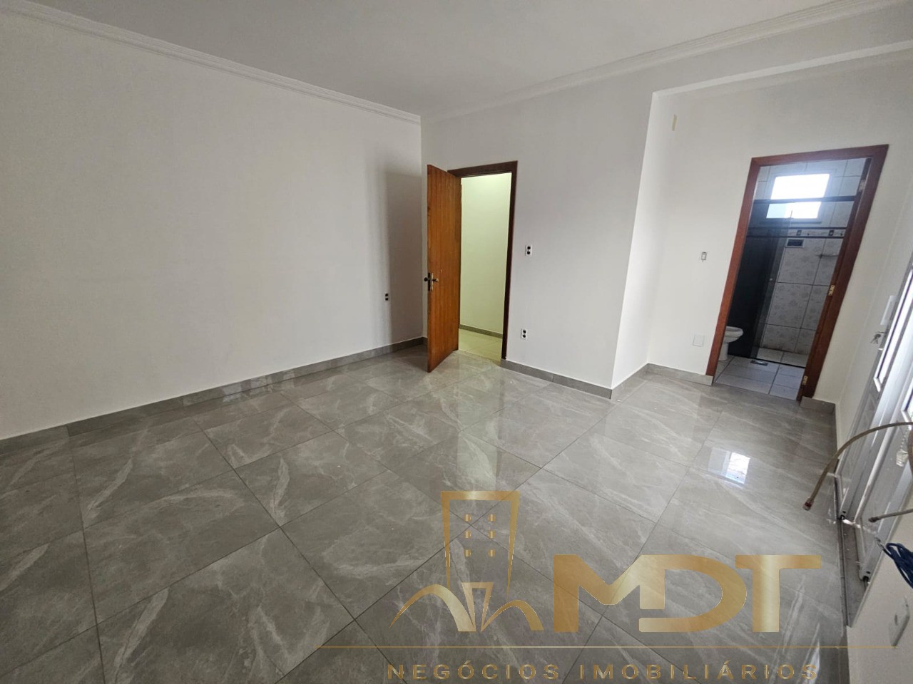 Casa à venda com 4 quartos, 200m² - Foto 20