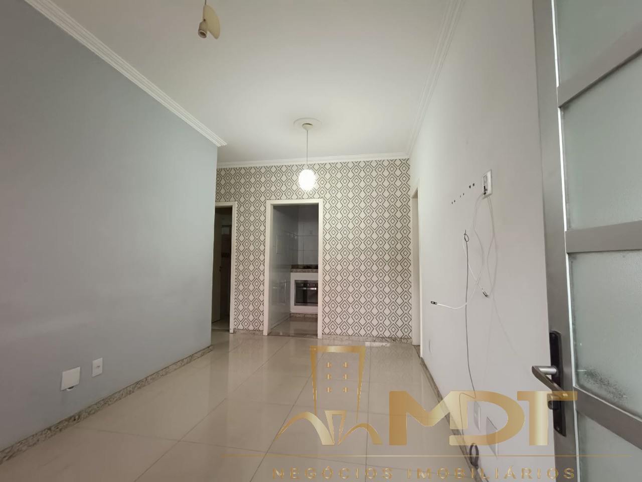 Apartamento à venda com 2 quartos, 75m² - Foto 4