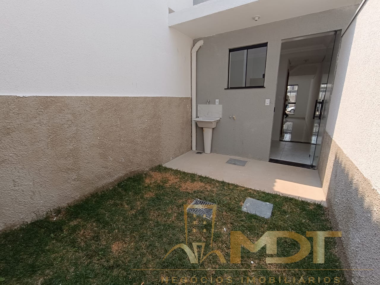 Casa à venda com 2 quartos, 67m² - Foto 11