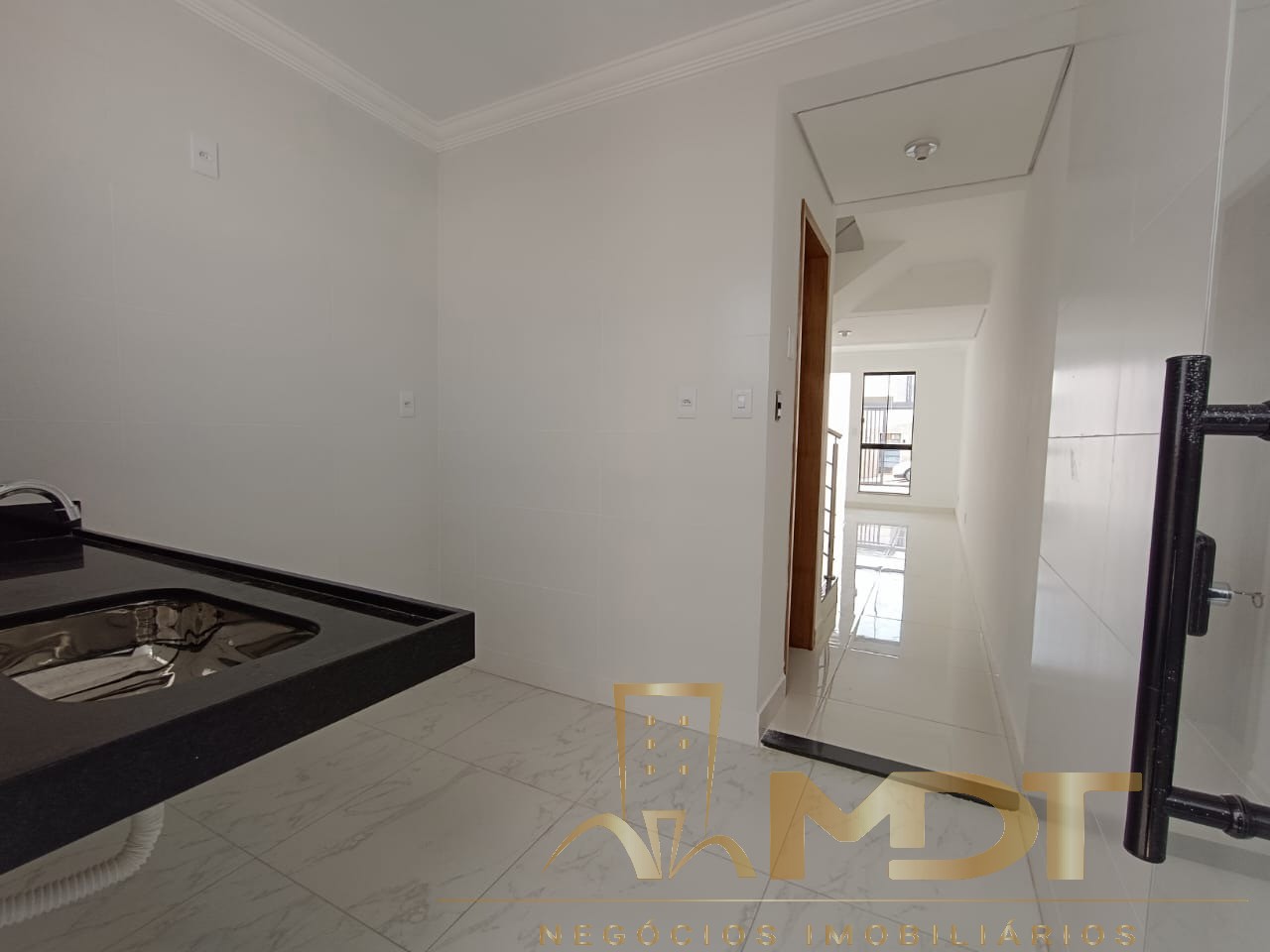 Casa à venda com 2 quartos, 67m² - Foto 13