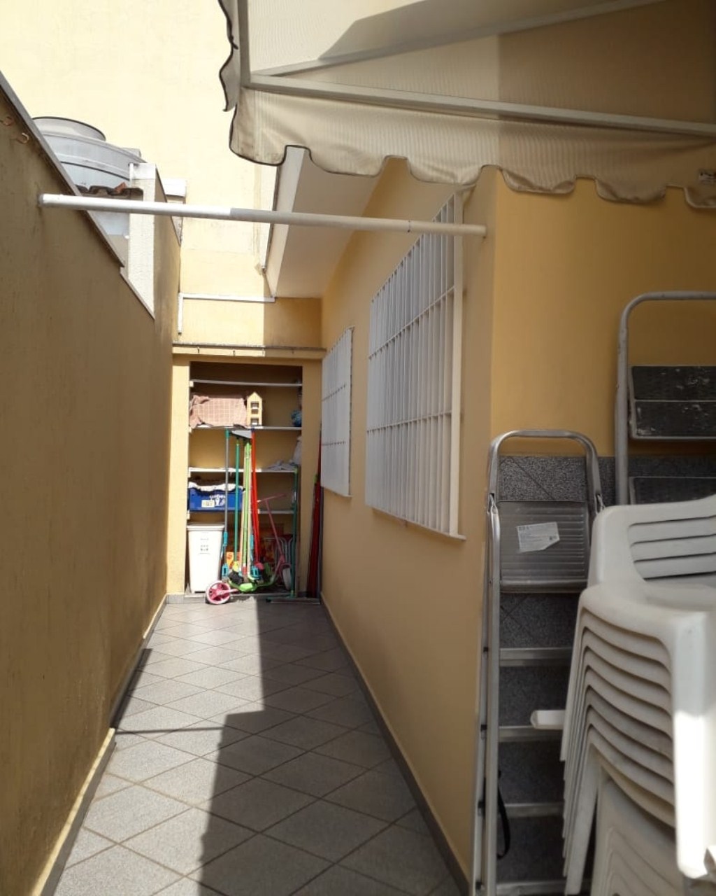 Casa à venda com 2 quartos, 130m² - Foto 2