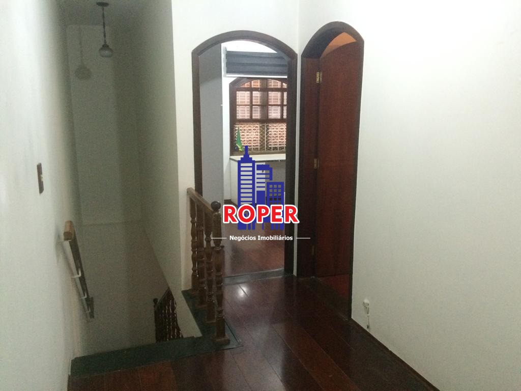 Casa à venda com 3 quartos, 220m² - Foto 14