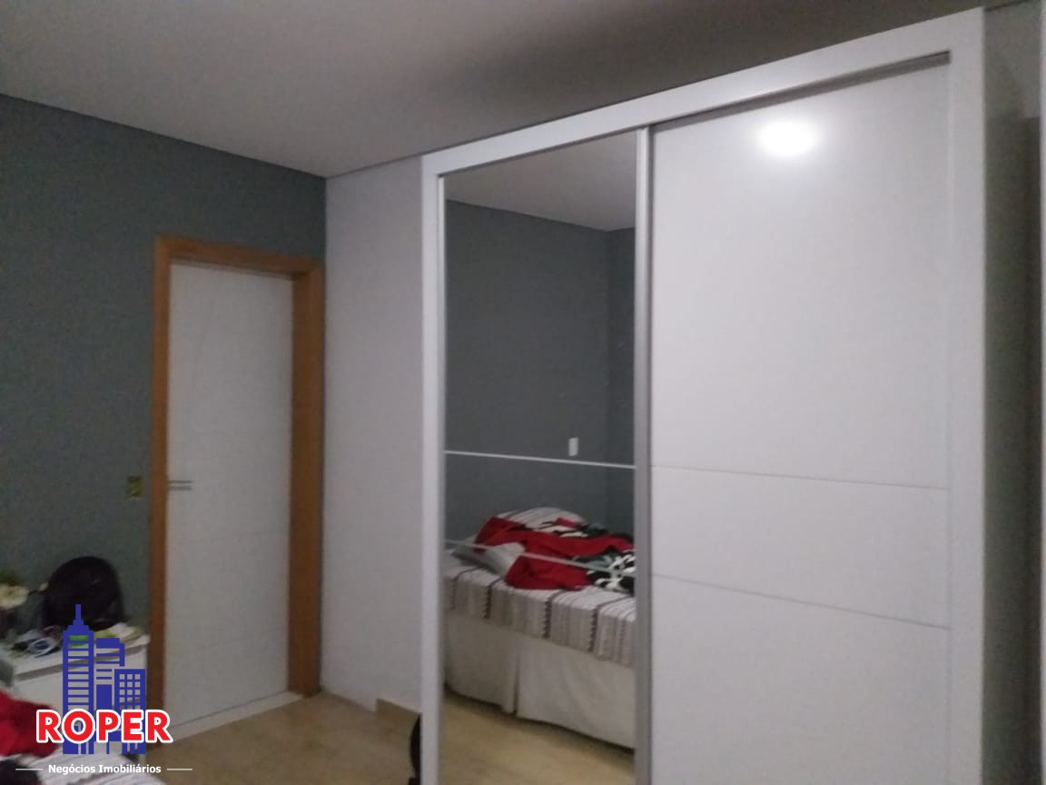 Casa à venda com 4 quartos, 400m² - Foto 4