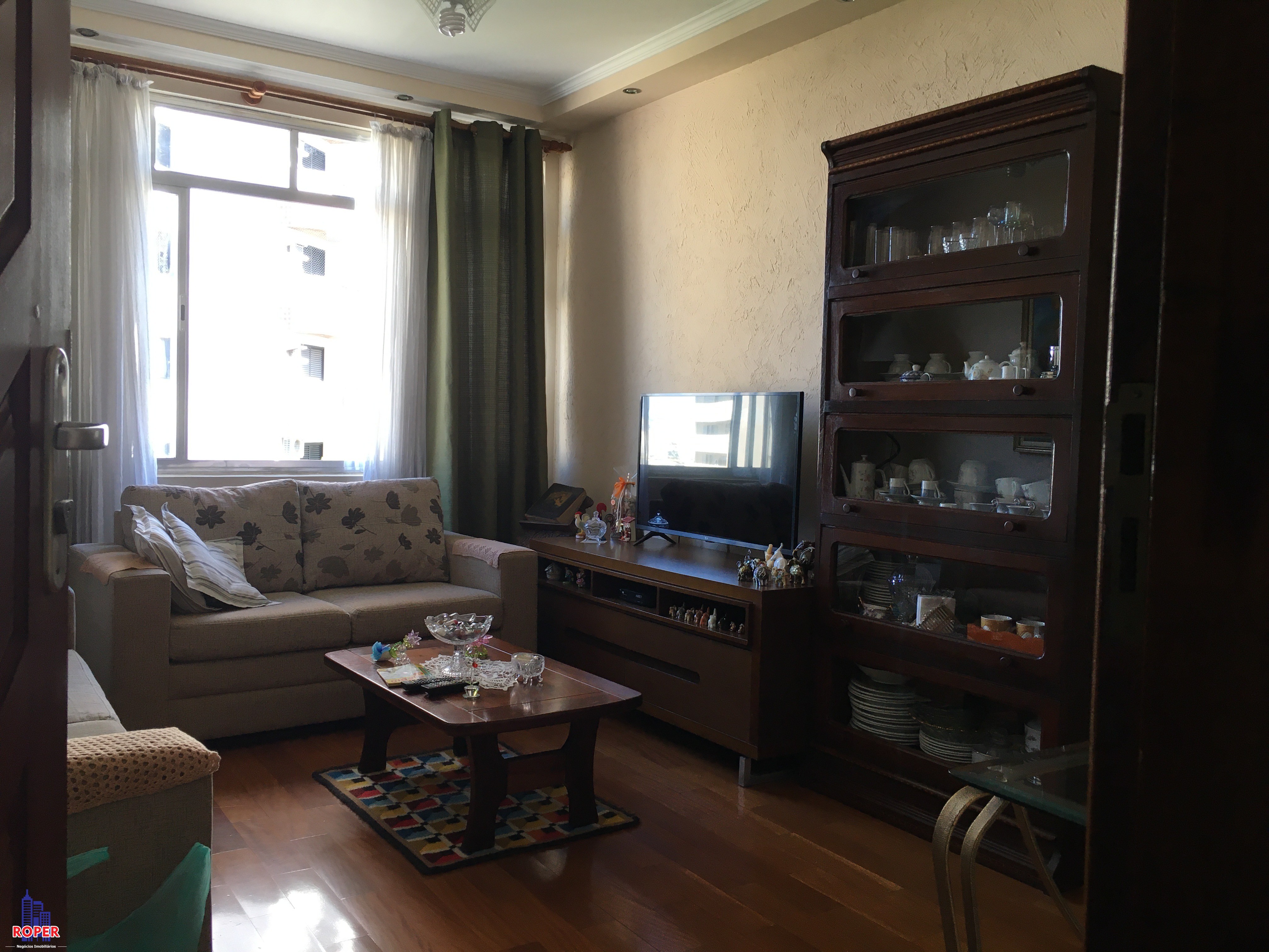 Apartamento à venda com 3 quartos, 75m² - Foto 2