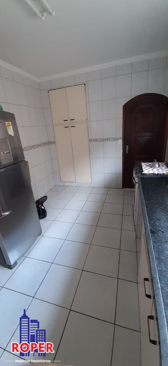 Casa à venda com 3 quartos, 240m² - Foto 12