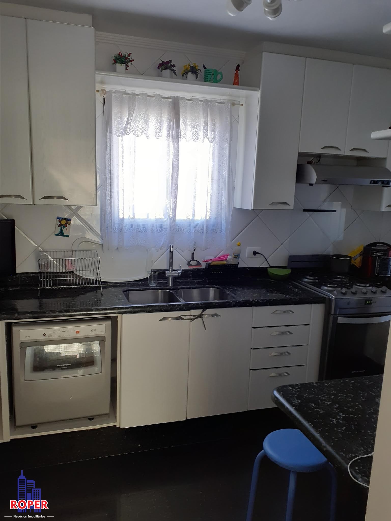 Apartamento à venda com 3 quartos, 150m² - Foto 4