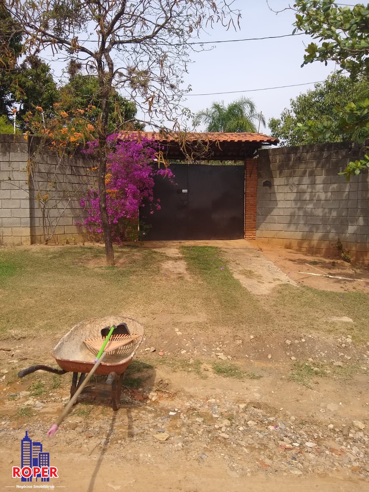 Chácara à venda com 2 quartos, 1250m² - Foto 1