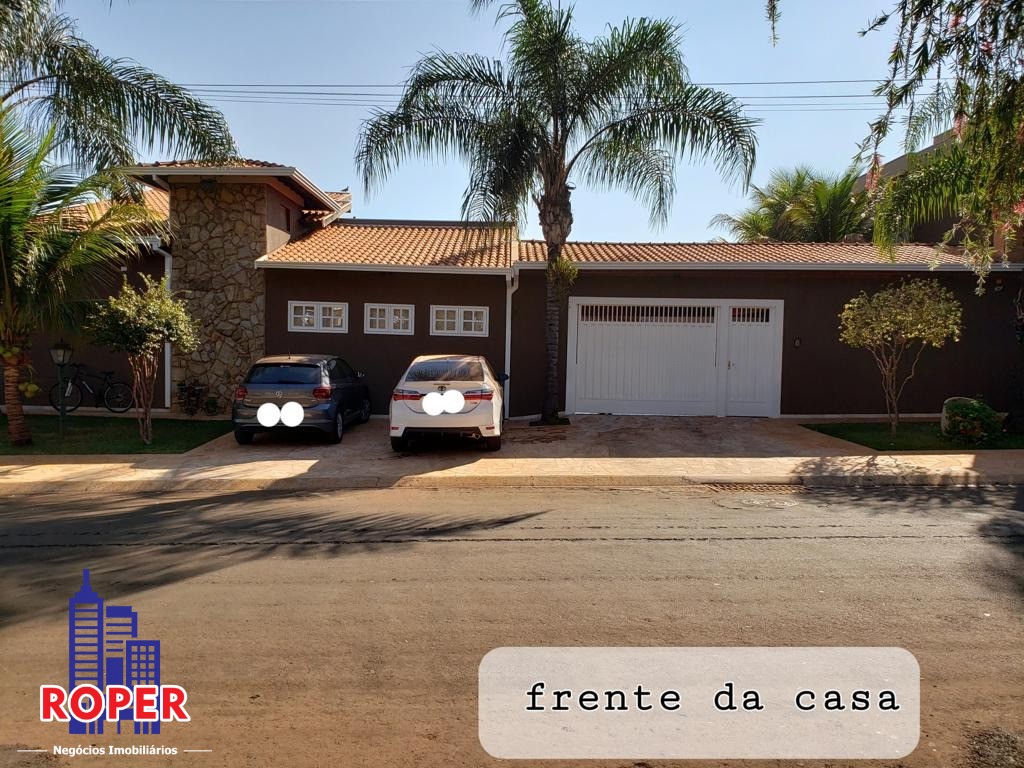 Casa à venda com 4 quartos, 600m² - Foto 1