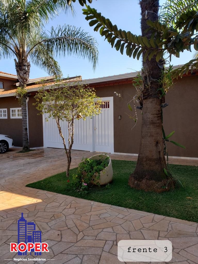 Casa à venda com 4 quartos, 600m² - Foto 2