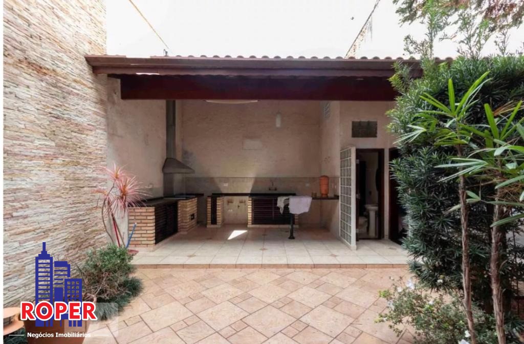 Casa à venda e aluguel com 3 quartos, 319m² - Foto 25