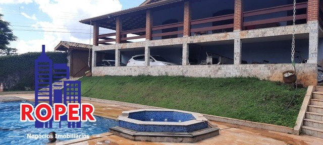 Chácara à venda com 6 quartos, 2384m² - Foto 2