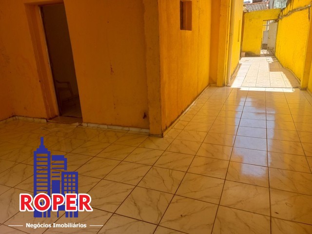 Casa para alugar com 2 quartos, 200m² - Foto 2