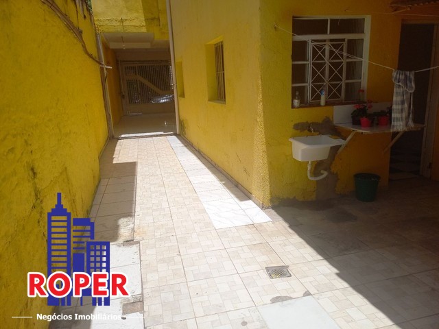 Casa para alugar com 2 quartos, 200m² - Foto 4