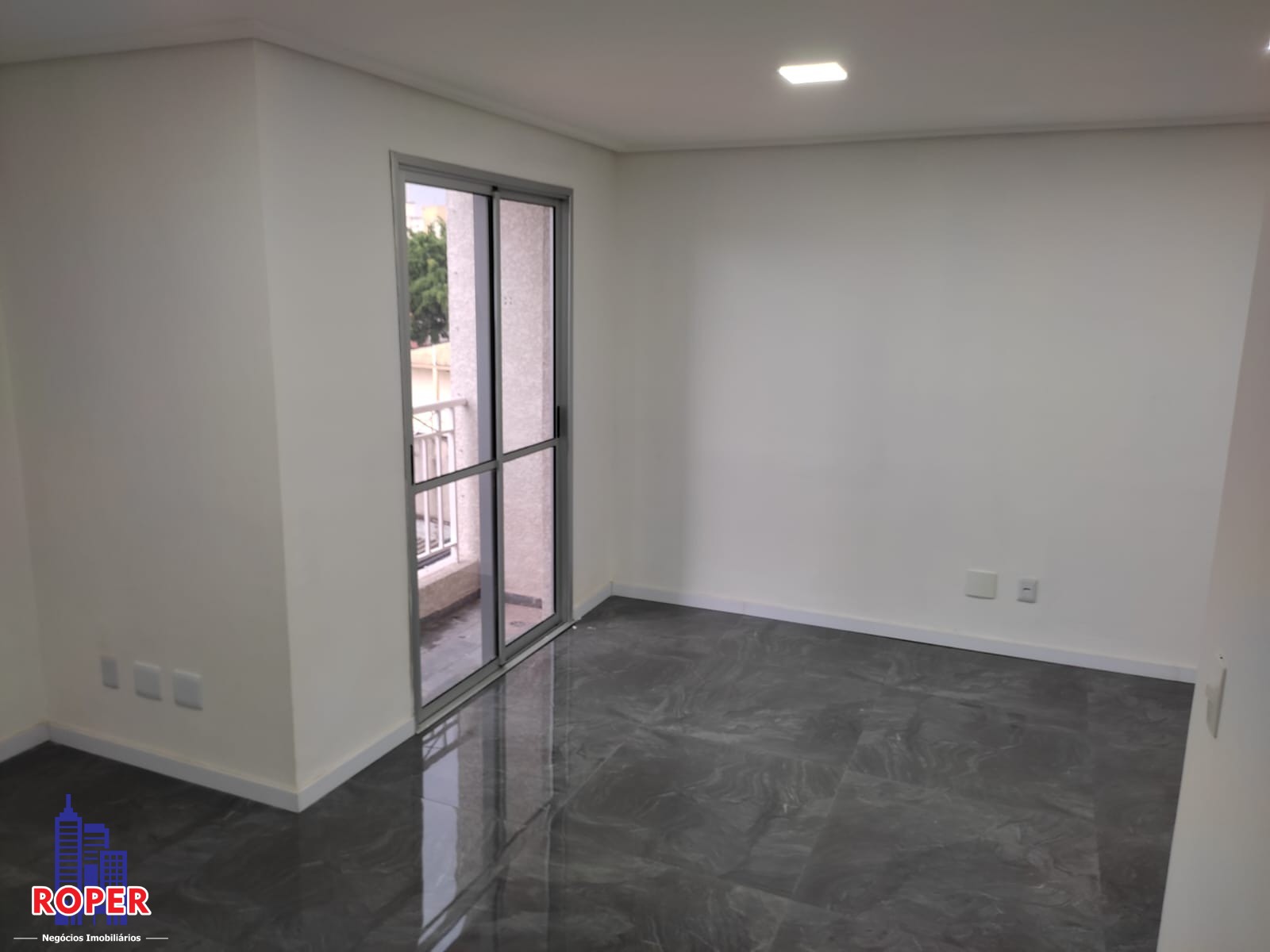 Apartamento à venda com 2 quartos, 56m² - Foto 1