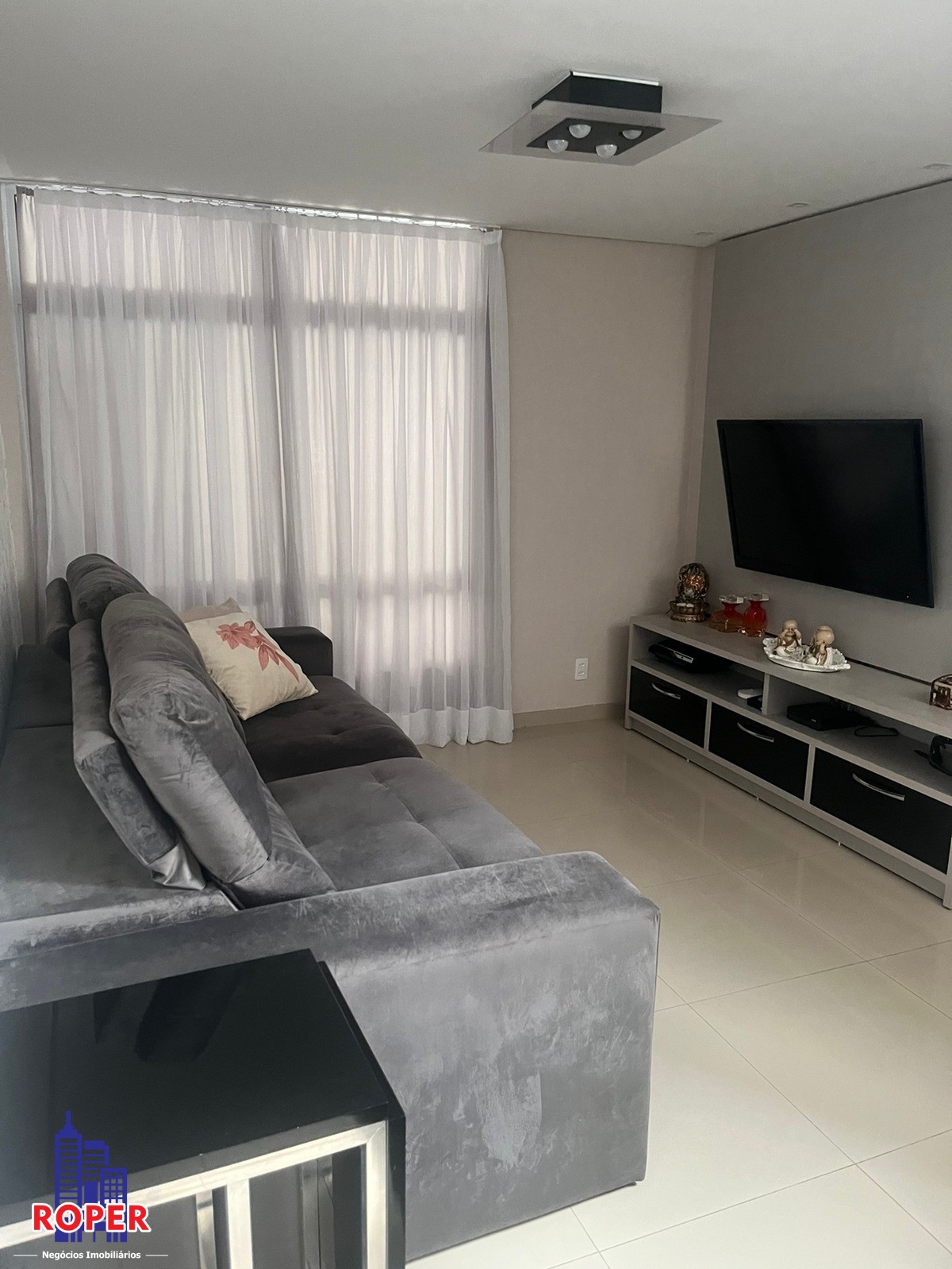 Casa à venda com 4 quartos, 194m² - Foto 2