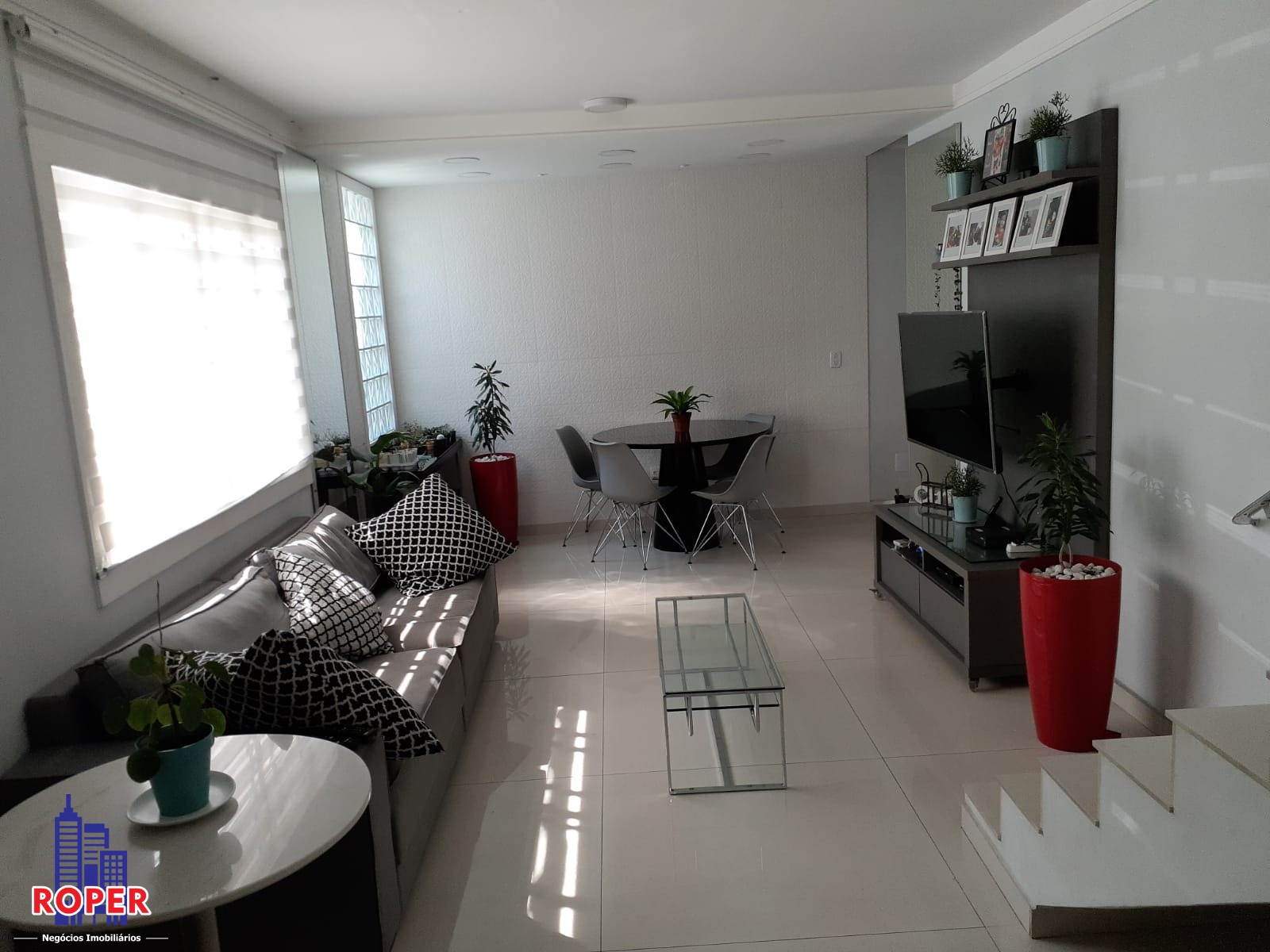 Casa à venda com 3 quartos, 230m² - Foto 3