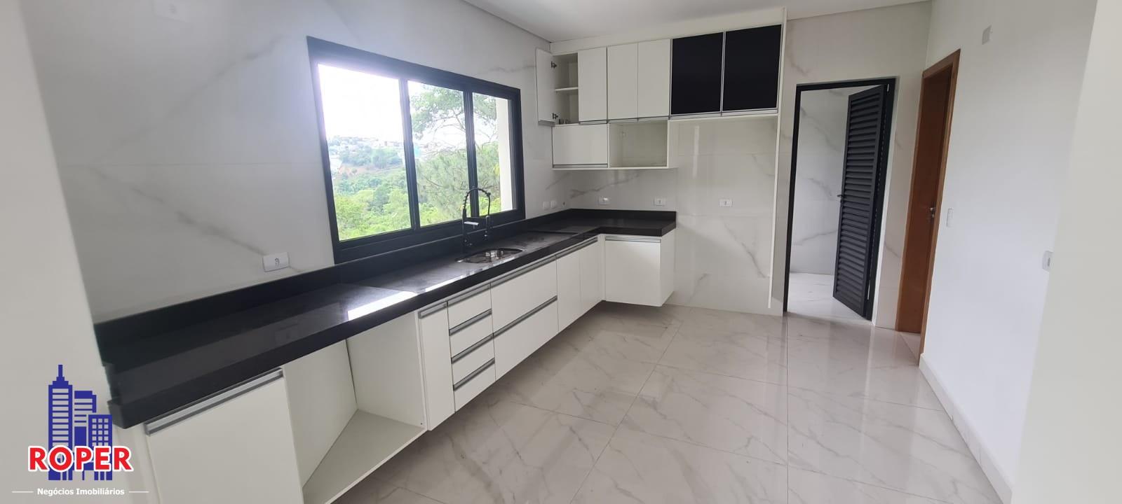 Casa à venda e aluguel com 3 quartos, 450m² - Foto 3