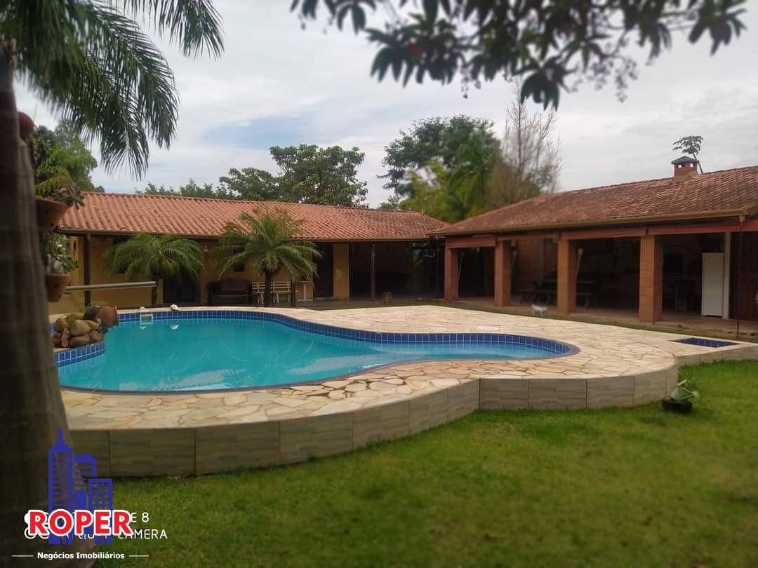 Chácara à venda com 3 quartos, 2500m² - Foto 1