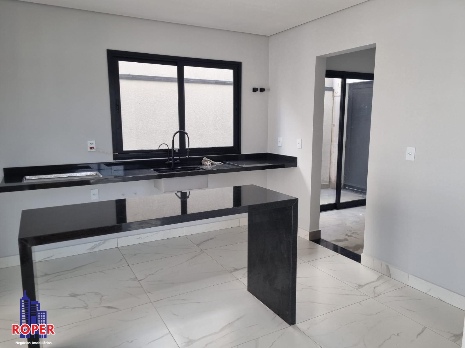 Casa à venda com 4 quartos, 282m² - Foto 14