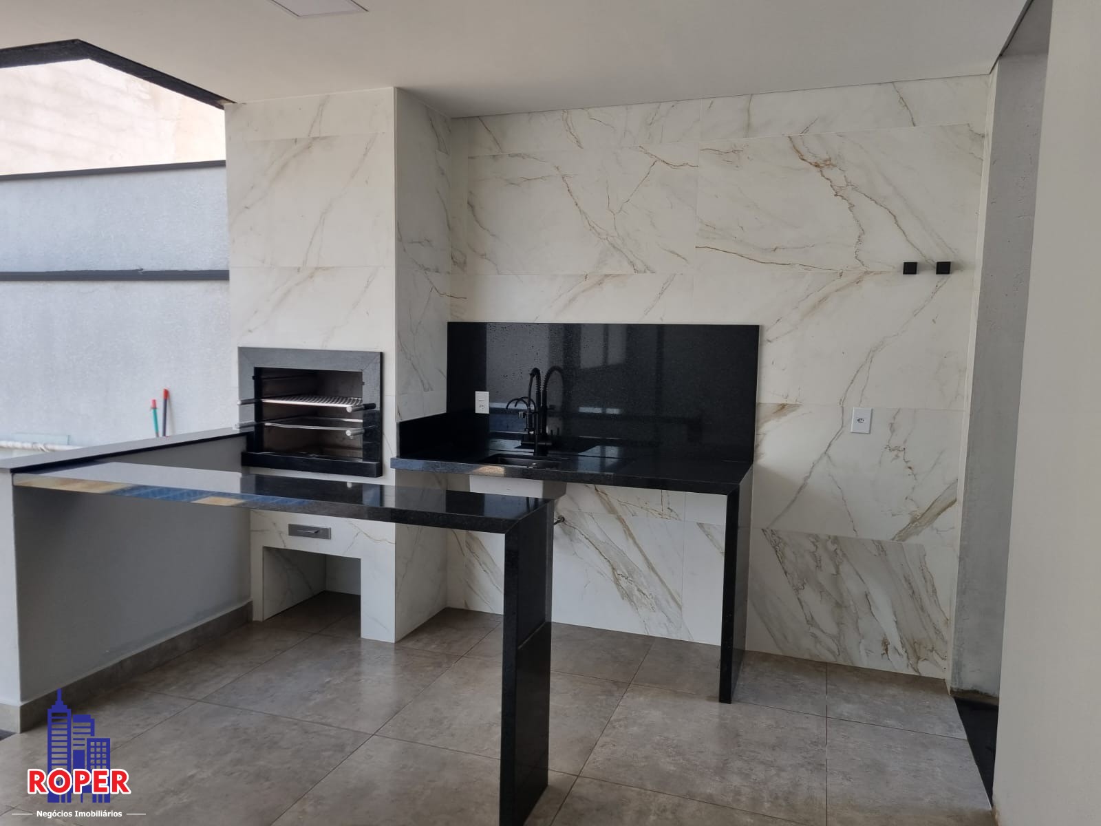 Casa à venda com 4 quartos, 282m² - Foto 11