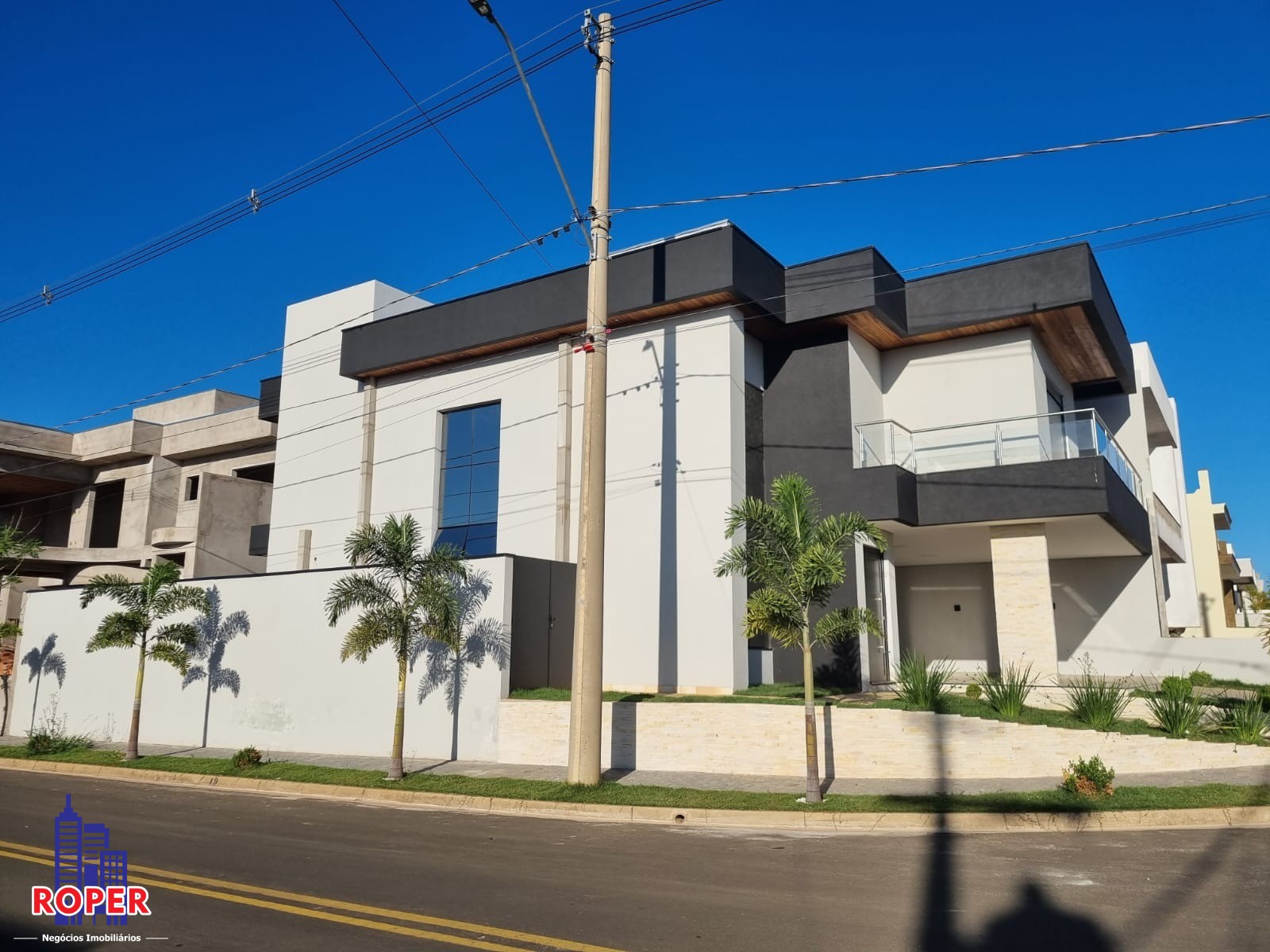 Casa à venda com 4 quartos, 282m² - Foto 4