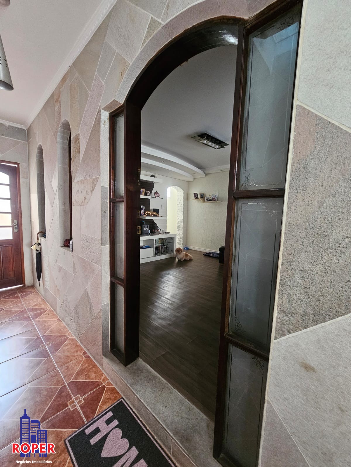 Casa à venda com 3 quartos, 150m² - Foto 1