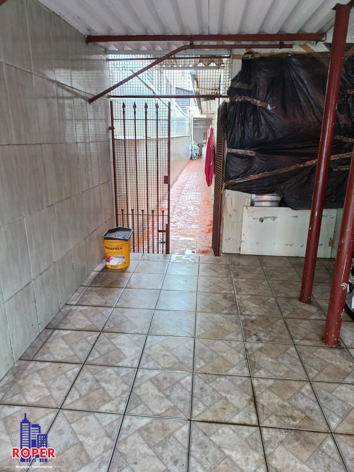 Casa à venda com 4 quartos, 250m² - Foto 2