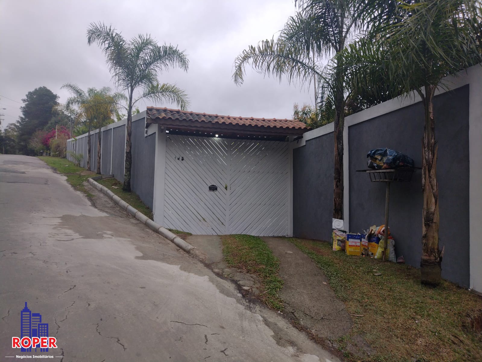 Chácara à venda com 8 quartos, 2400m² - Foto 25