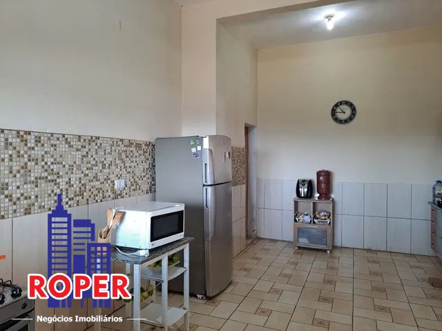 Casa à venda com 4 quartos, 1200m² - Foto 9