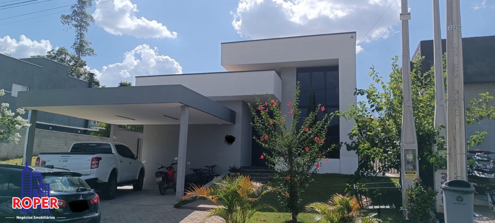 Casa à venda com 3 quartos, 362m² - Foto 1