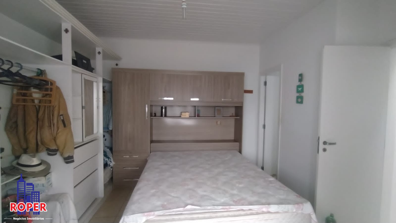 Casa à venda com 4 quartos, 212m² - Foto 11