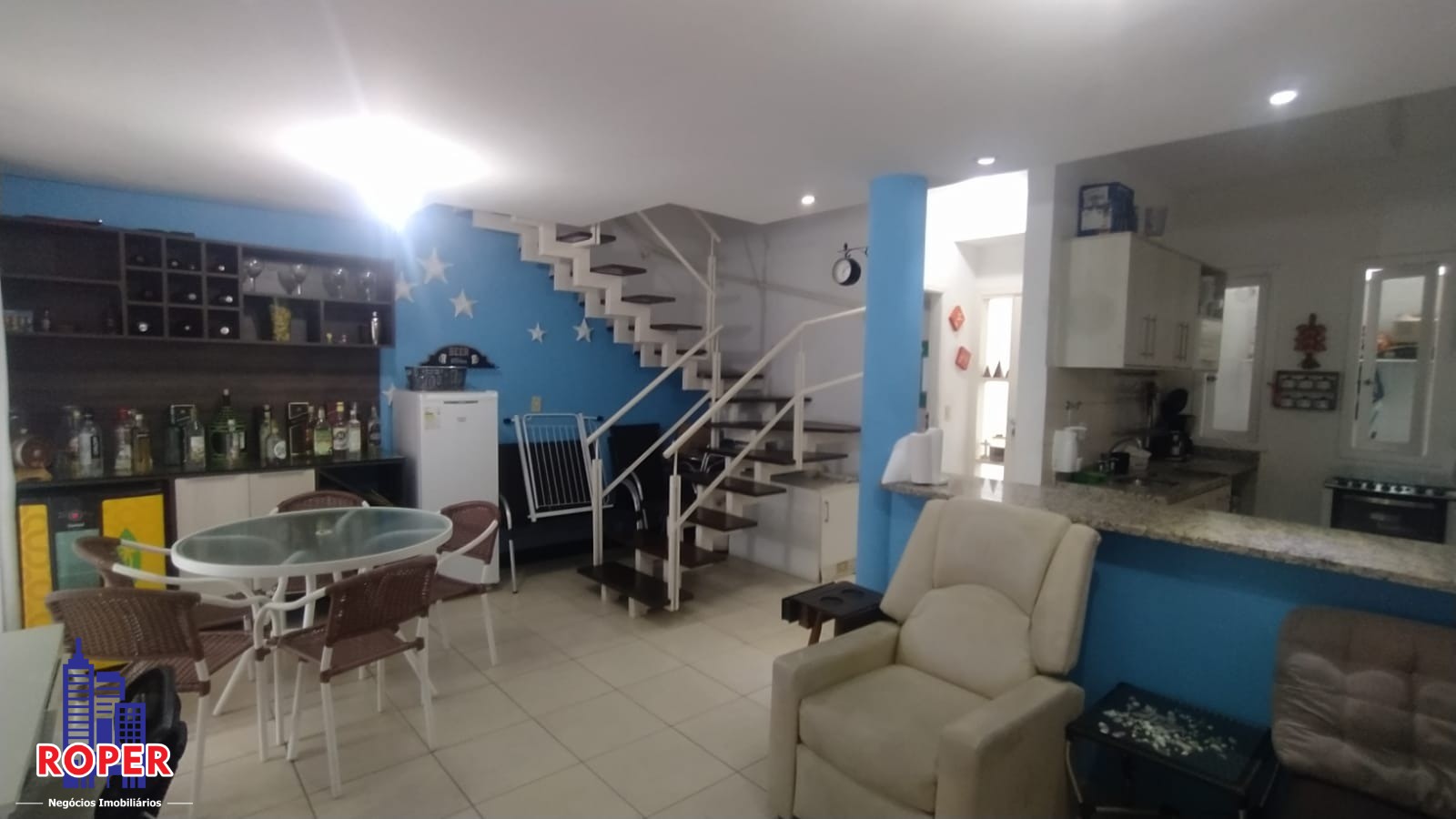 Casa à venda com 4 quartos, 212m² - Foto 9