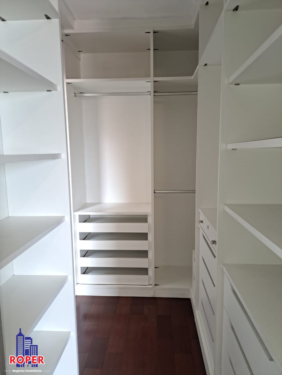 Apartamento à venda com 4 quartos, 214m² - Foto 18