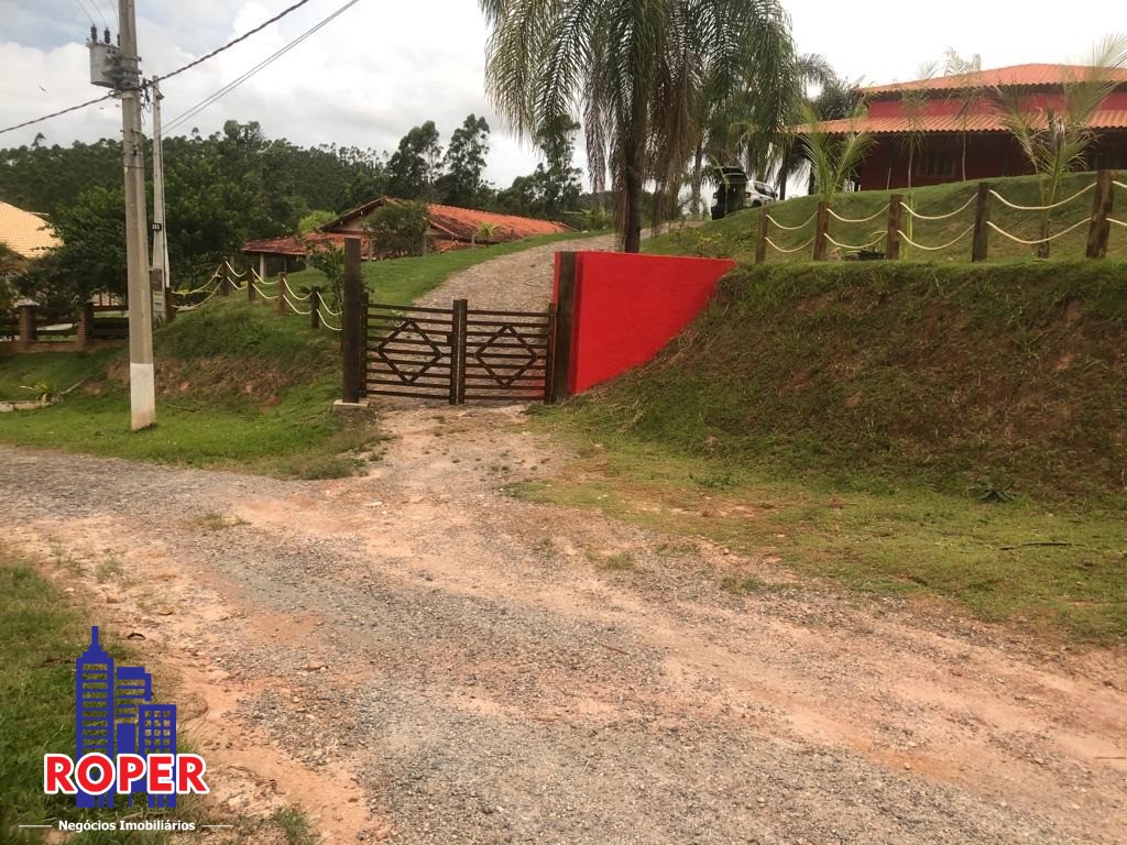 Chácara à venda com 3 quartos, 2500m² - Foto 2