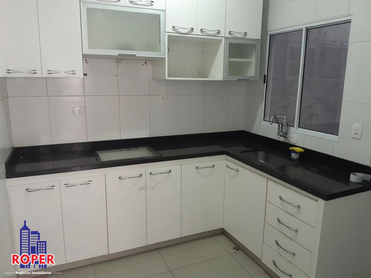 Casa à venda e aluguel com 2 quartos, 100m² - Foto 12