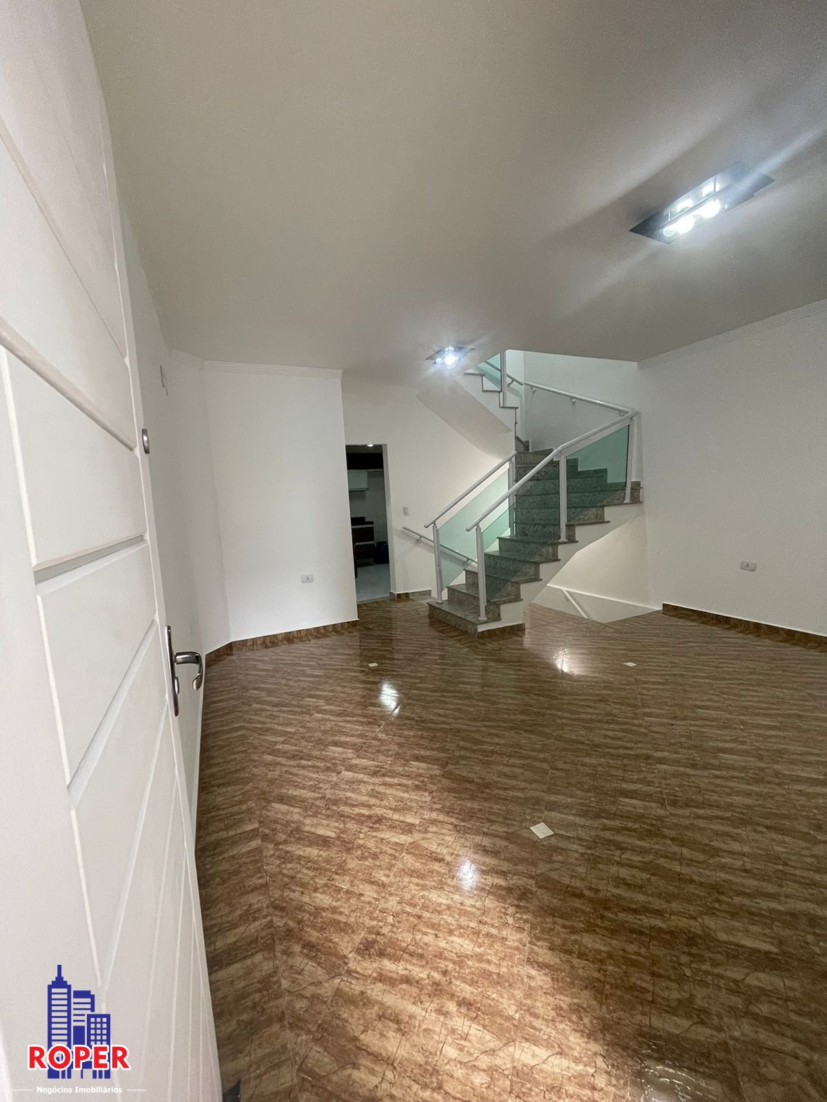 Casa à venda com 3 quartos, 152m² - Foto 2